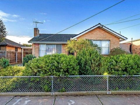 Charming Family home for rent - close to Werribee shops and station