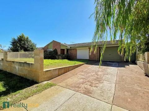 AN ENTERTAINERS DELIGHT - LARGE PATIO AND BELOW GROUND POOL