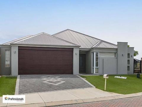 STUNNING 6 X 3 EXECUTIVE HOME Barcoo Mews, South Guildford
