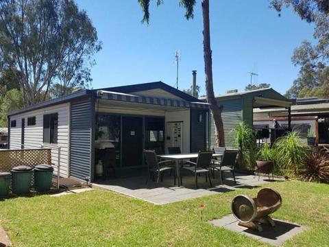 Holiday Cabin - 3 bedroom on the Murray River Merool Holiday Park