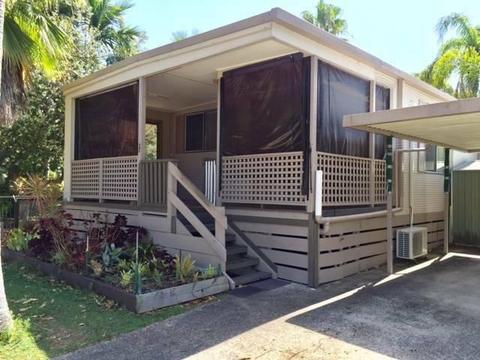 PARK HOUSE - 2 BEDROOM HOME ON CORNER SITE 5 MINUTES TO BEACH