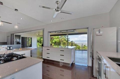 Idyllic location in Cairns with amazing views. It's a must-see!