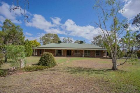 4 BR house with office & Granny flat on 2.5 acres