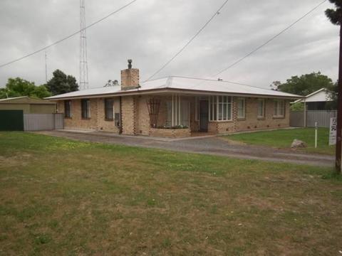 Lovely Family Home Located at Tintinara South Australia