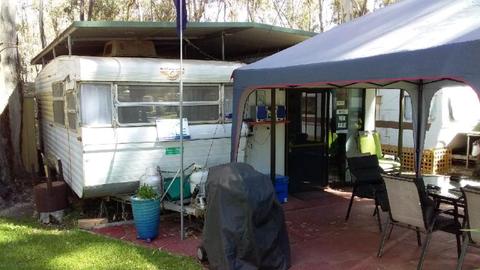 CARAVAN & ANNEXE with FLYOVER **Removal ONLY**