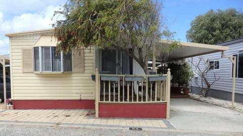 Park Home for sale 55m from the beach in a well established park
