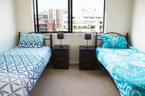 TWIN ROOM SHARE LOOKING FOR ONE MALE