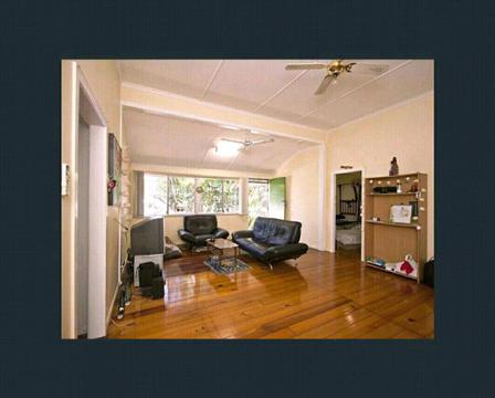 Furnished room share with Indian student near Chermside