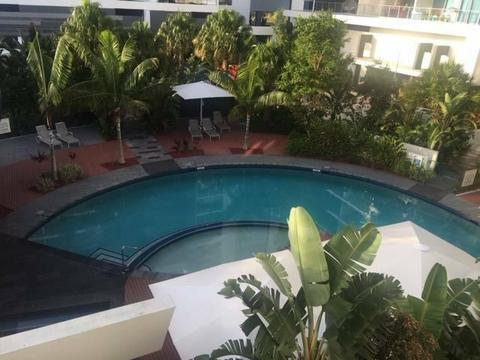 Executive living - M/F share stunning 2br unit at Harbour Town