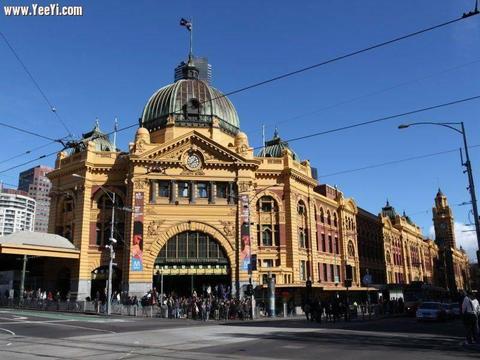 Corner of Flinders/Swanston for Guys