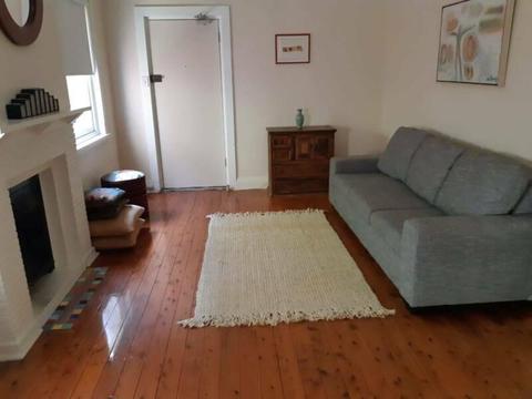 COSY ART DECO APARTMENT - NEUTRAL BAY - AVAILABLE NOW!