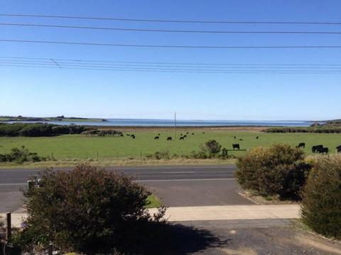 Phillip Island Holiday Accommodation Water Views $200 p/n