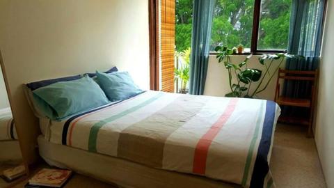 Lovely room with sunny balcony in Bondi - SHORT TERM