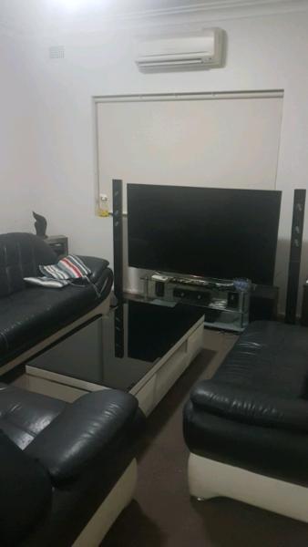 Fullyfurinshed 1 bedroom next to shopping center Rosehill