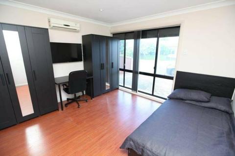 Premium Room - Modern House Share Furnished AirCon NBN TV