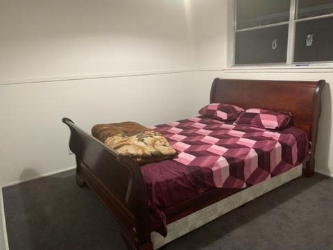 Furnished Room available for rent in laverton