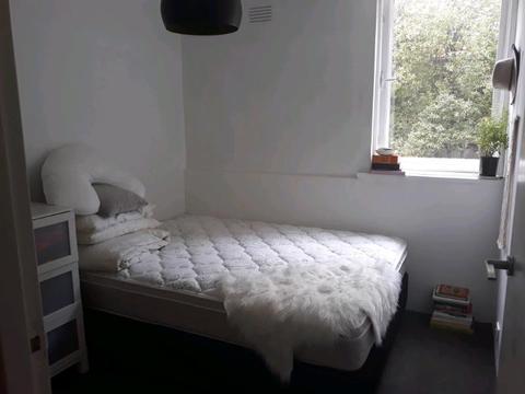 Room for rent in St Kilda 3182