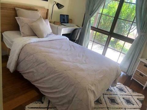 2 Rooms available 2.5 km from University of Canberra (Belconnen)
