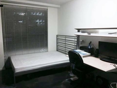 Fully furnished room for rent in Melbourne CBD city (female only)