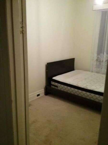 Available room in Thornbury