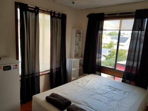 MT. HAWTHORN f/f ROOM for rent