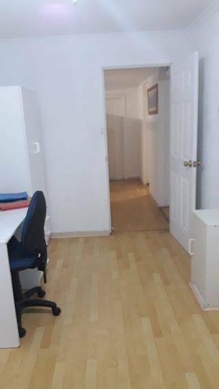 a quiet person room for rent for oversea student or working visa