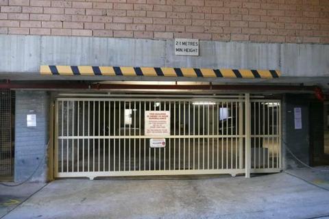 SECURE CAR SPACE, ULTIMO-$60/wk