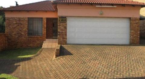 Wanted: Double garage to rent