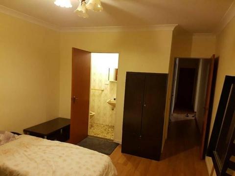 Room 5 minutes from Strathfield station