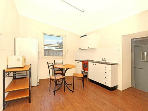 Cheap 1 bedroom large studio for Lease at Blacktown