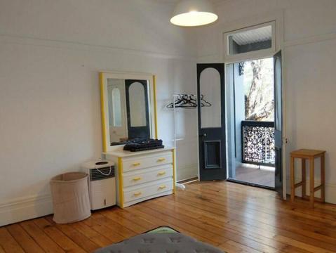 A Four Bedroom furnished Terrace to rent in Glebe, Close Sydney U