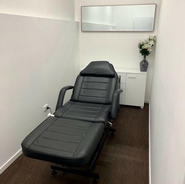 BEAUTY ROOM FOR RENT!