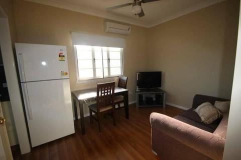 1 Bedroom Unit F/Furnished in Coopers Plains