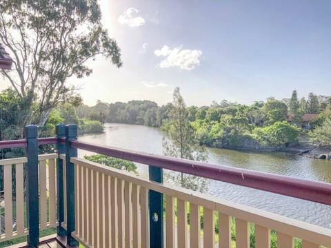 River View Townhouse in Bundall