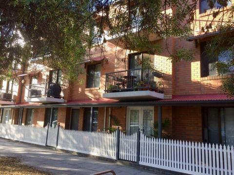 For rent - 2 bedroom, city edge apartment (North Adelaide)