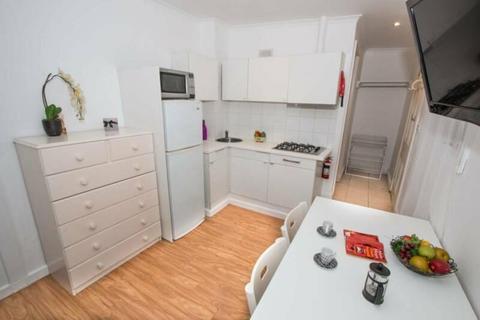 STUDIO APARTMENT, ALL BILLS AND WI-FI INCLUDED, FANTASTIC VALUE