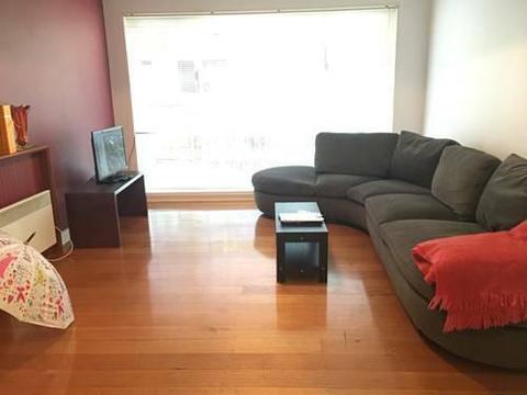 ST KILDA / ELWOOD Furnished 2 bedroom apartment $600pw