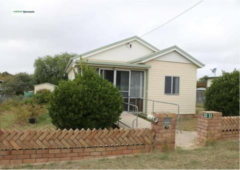 Ready to move in - Stanthorpe QLD - 3 Bedroom close to everything