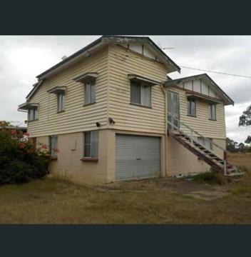 Large Queenslander - Priced to sell $$$