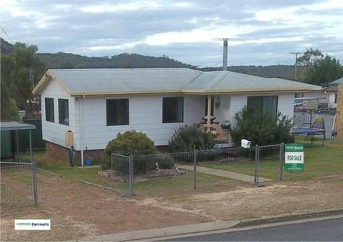 Stanthorpe QLD - Very neat & Tidy 3 Bedroom Home
