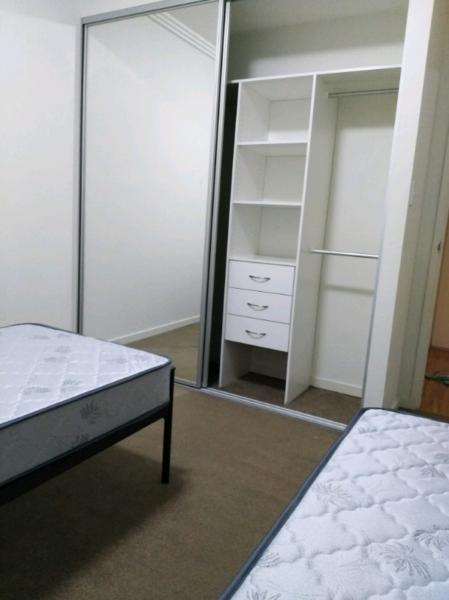 Roomshare available (ONLY FOR FEMALES)