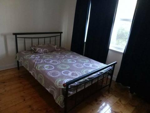 ROOMING HOUSE FEMALES ONLY - HEIDELBERG HEIGHTS FULLY FURNISHED