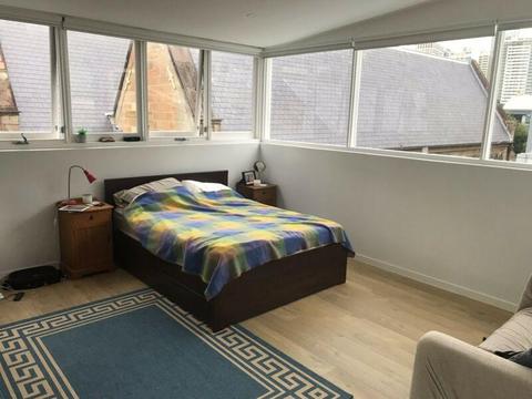 Beautiful oversized en-suite room available for single or couple