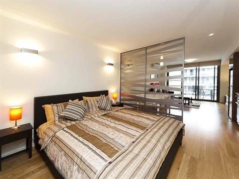 Modern city apartment for 4-5 weeks in Jul-Aug at discount rent