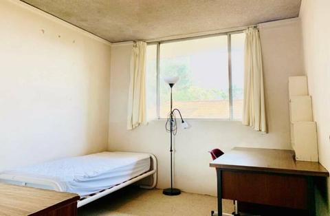 A Room on special! 3-min walk to Macquarie Uni/TrainStation/Shops