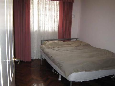 Bright room in clean, modern and quiet house, Bills included
