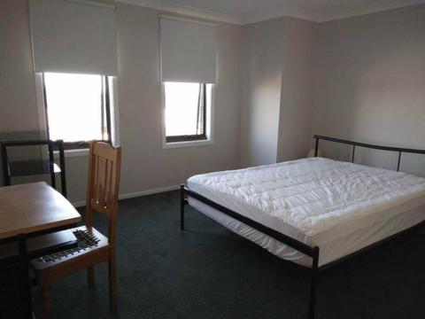 Furnished Master bedroom available in new house in Kellyville
