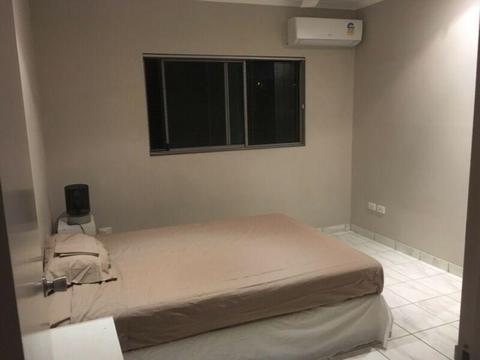 Furnished queen room Dinah court, bills incl