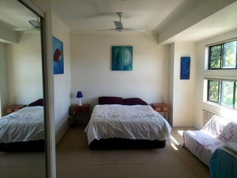 FF Triple Sized Room with Ensuite in Varsity Lakes