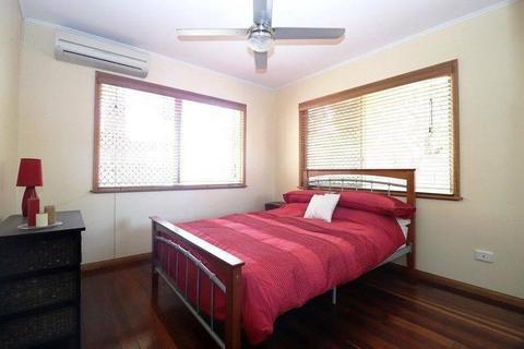 Furnished Double Room with Air Con for rent in Mundingburra